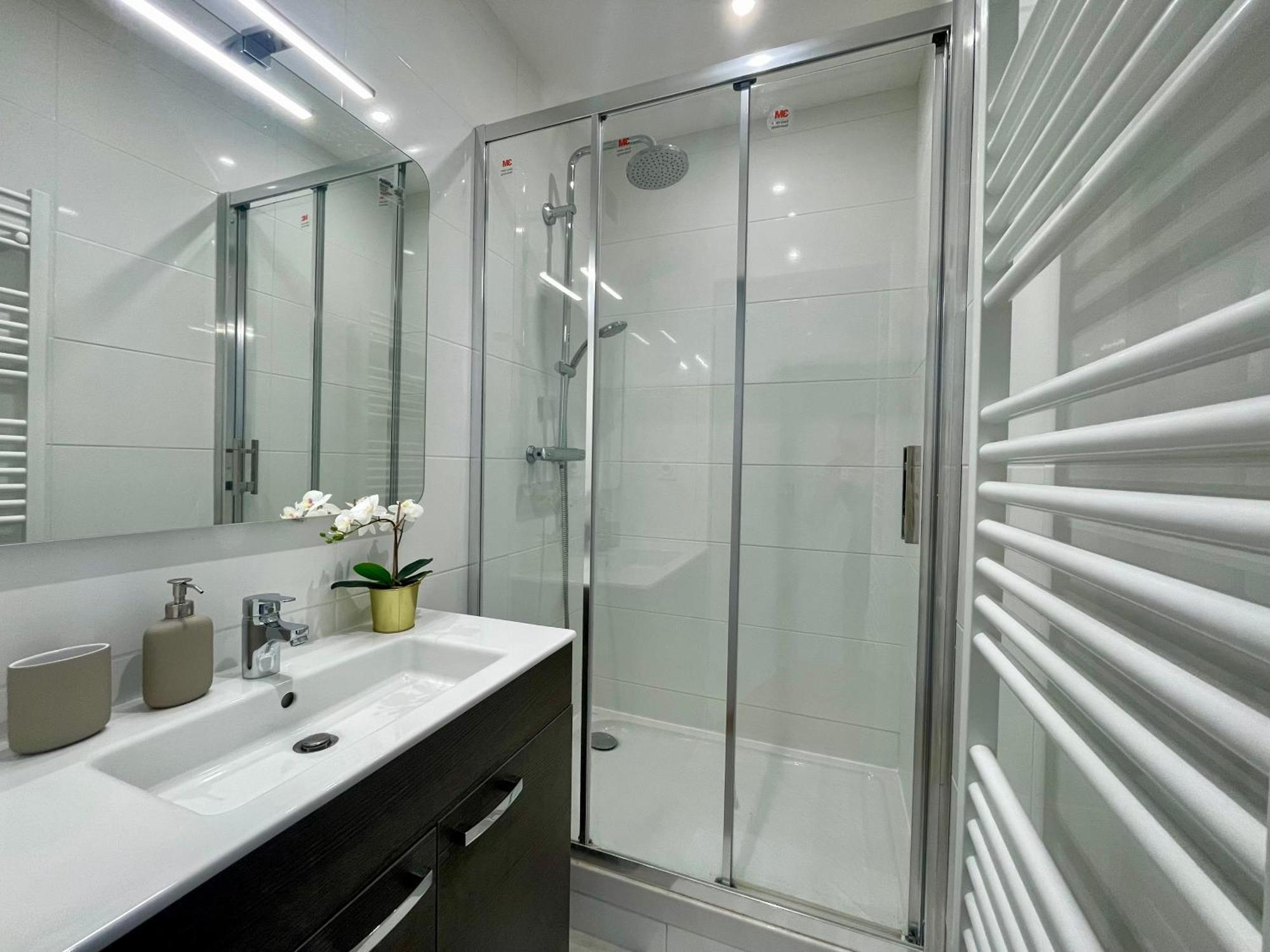 Bngo I Le Spacieux I 3 Chambres, 2 Salles De Bain, Parking Prive Gratuit, 8 Personnes, Vieux Lyon Hypercentre المظهر الخارجي الصورة